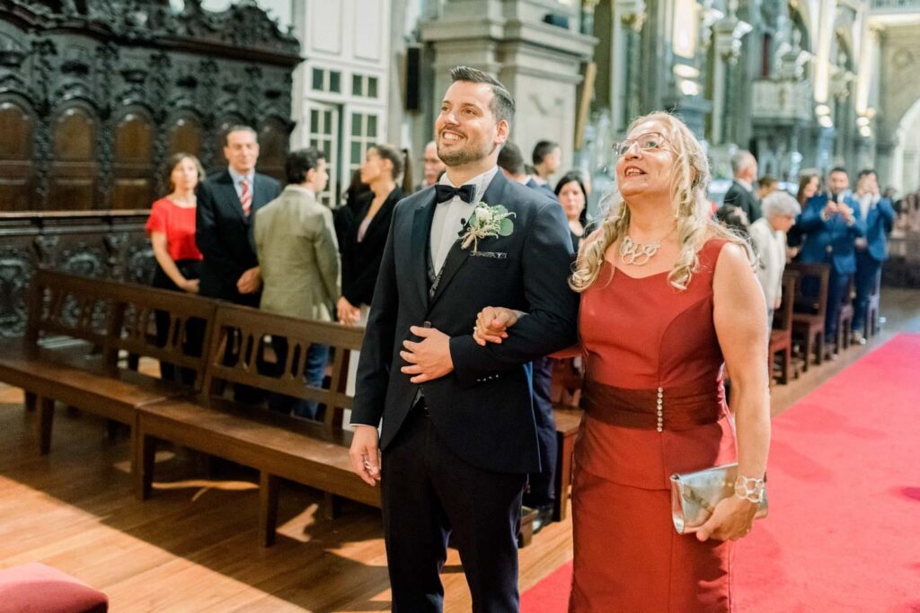 fotografia de um casal de noivos e de um casamento religioso no Porto fotografado pela fotografo de casamento Rui Cardoso Photography