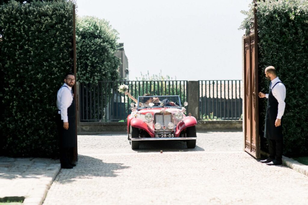 fotografia de um casal de noivos e de um casamento religioso no Porto fotografado pela fotografo de casamento Rui Cardoso Photography