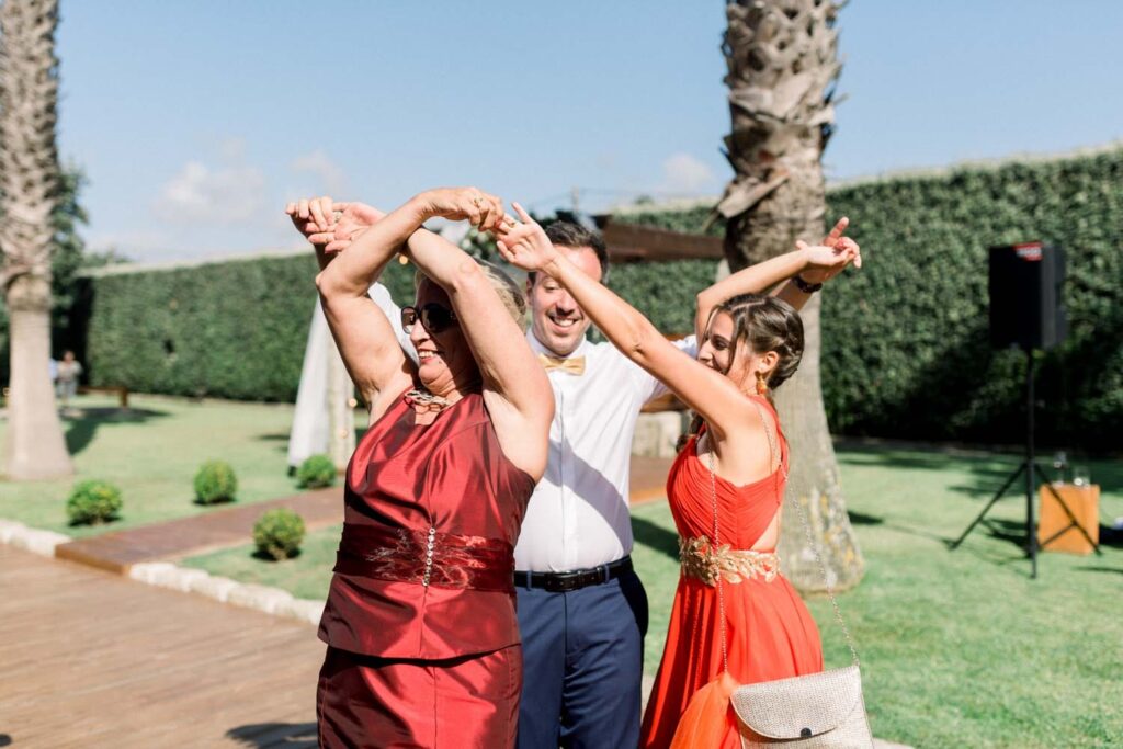 fotografia de um casal de noivos e de um casamento religioso no Porto fotografado pela fotografo de casamento Rui Cardoso Photography