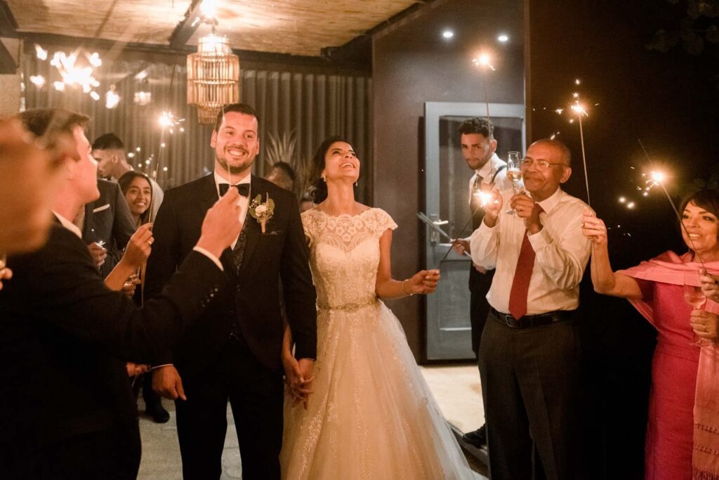fotografia de um casal de noivos e de um casamento religioso no Porto fotografado pela fotografo de casamento Rui Cardoso Photography