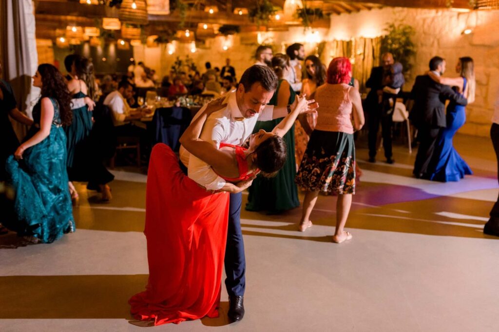 fotografia de um casal de noivos e de um casamento religioso no Porto fotografado pela fotografo de casamento Rui Cardoso Photography