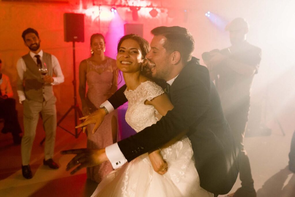 fotografia de um casal de noivos e de um casamento religioso no Porto fotografado pela fotografo de casamento Rui Cardoso Photography